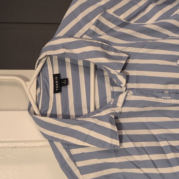 Torrid Button-Up - Picture 2 of 2